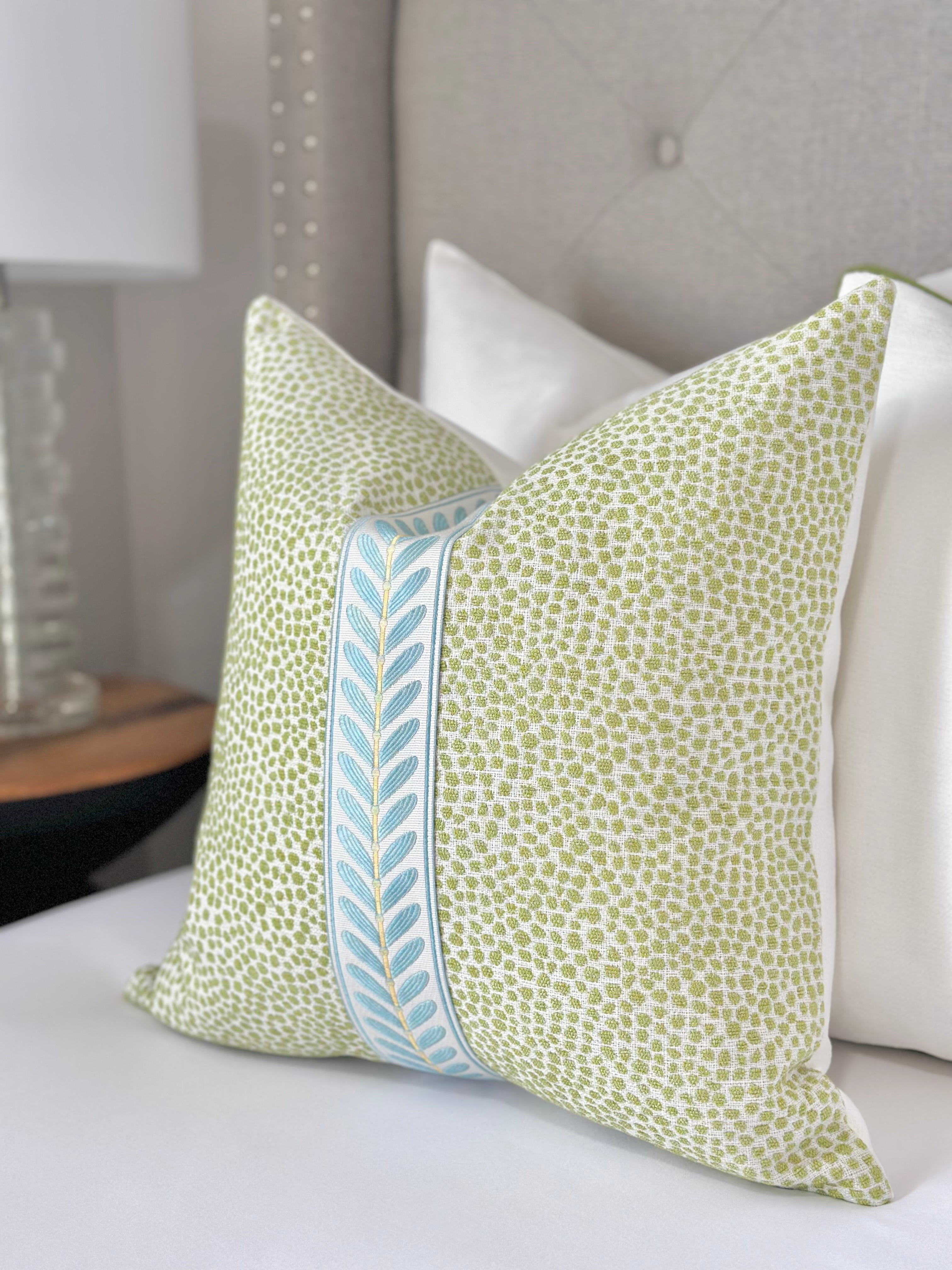 Green throw pillow cover Dotterea