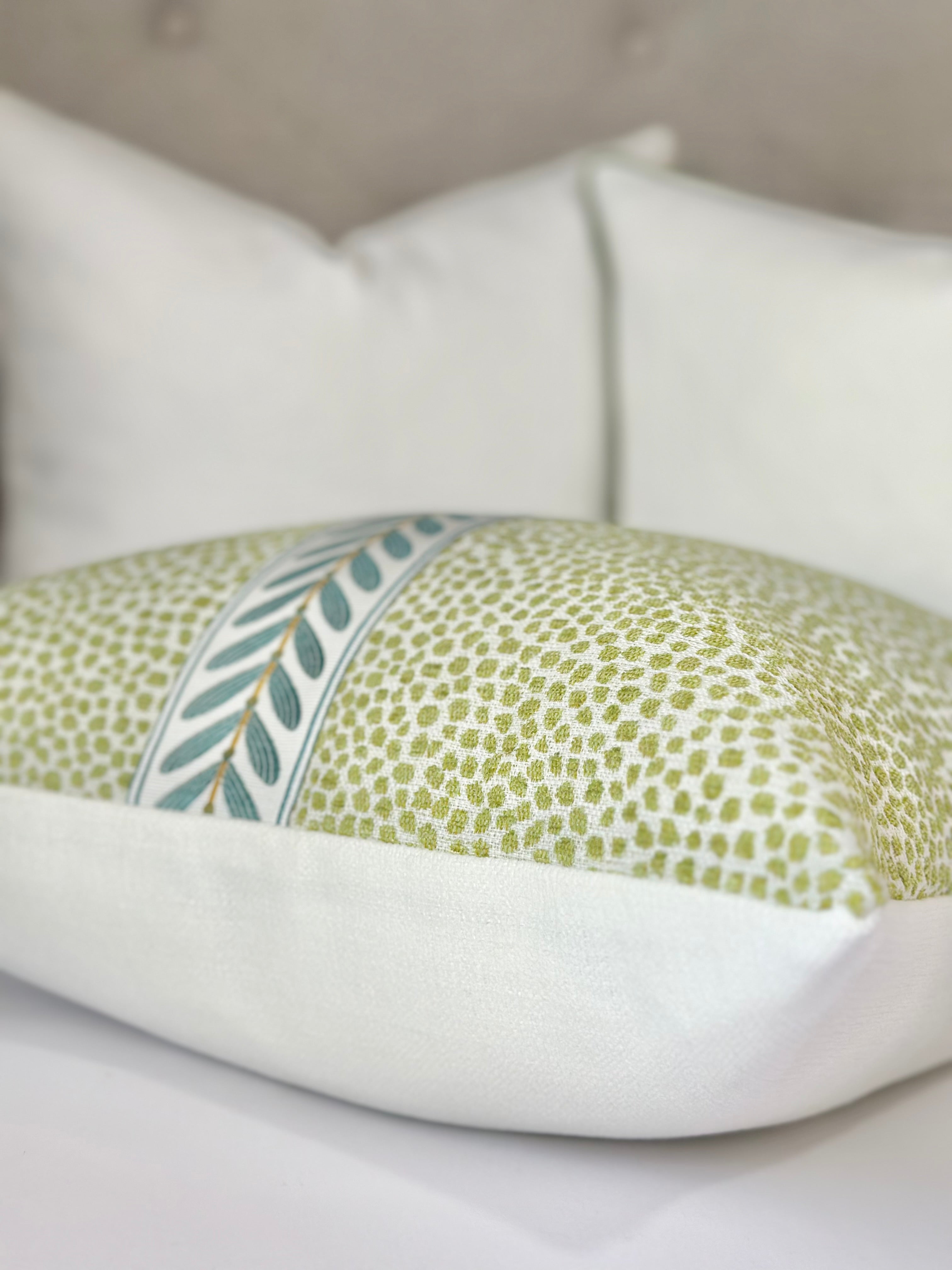 Green throw pillow cover Dotterea