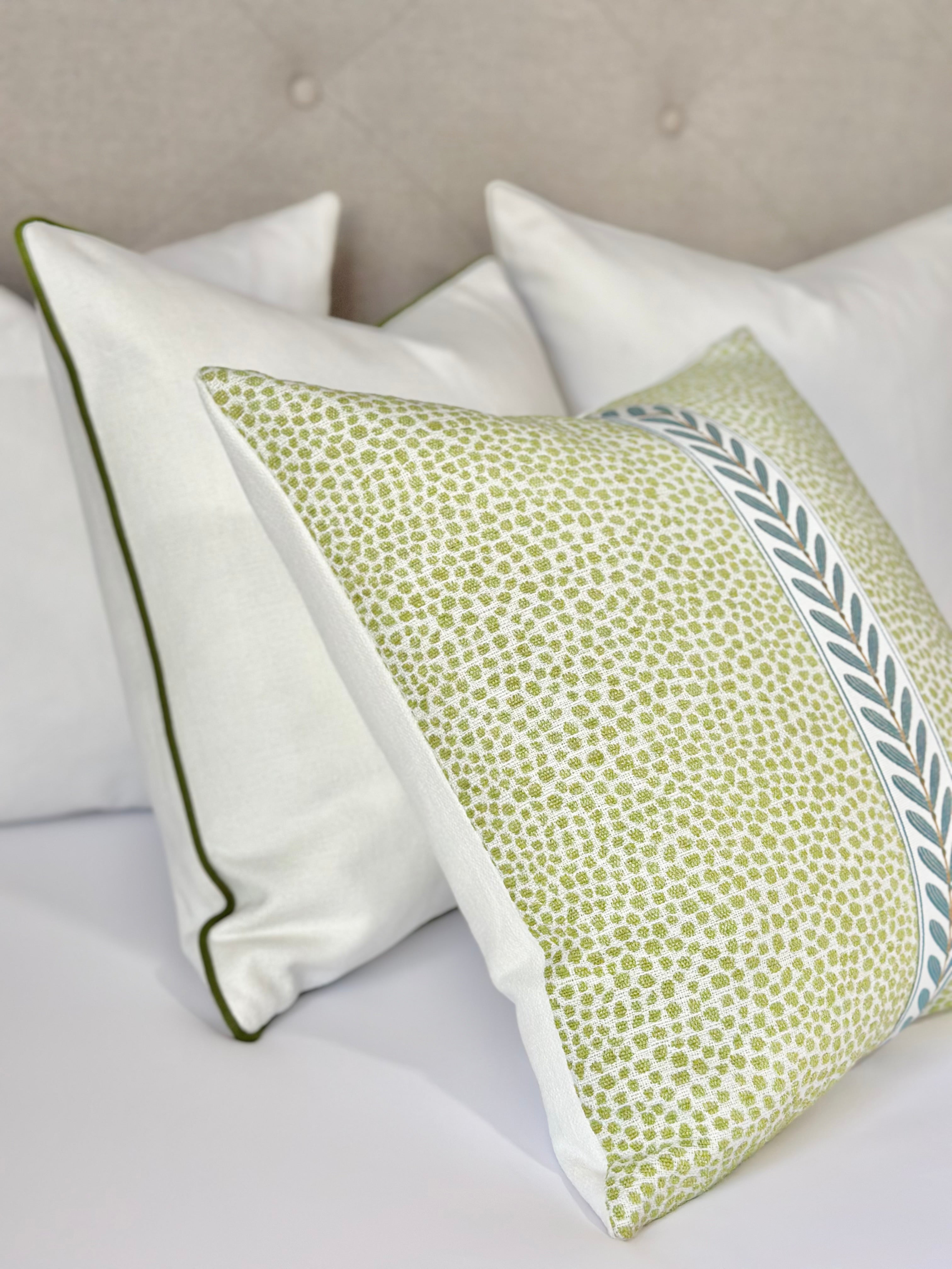 Green throw pillow cover Dotterea