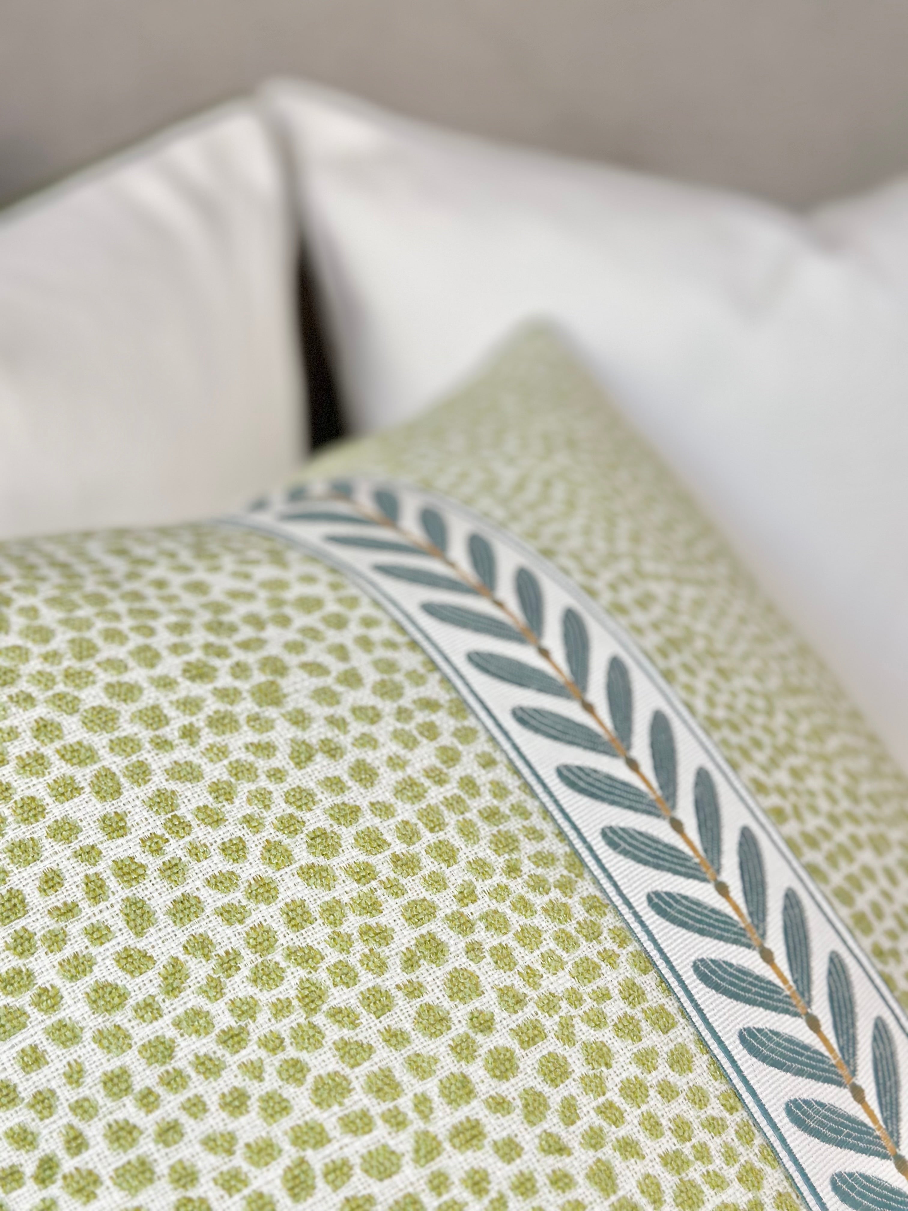 Green throw pillow cover Dotterea