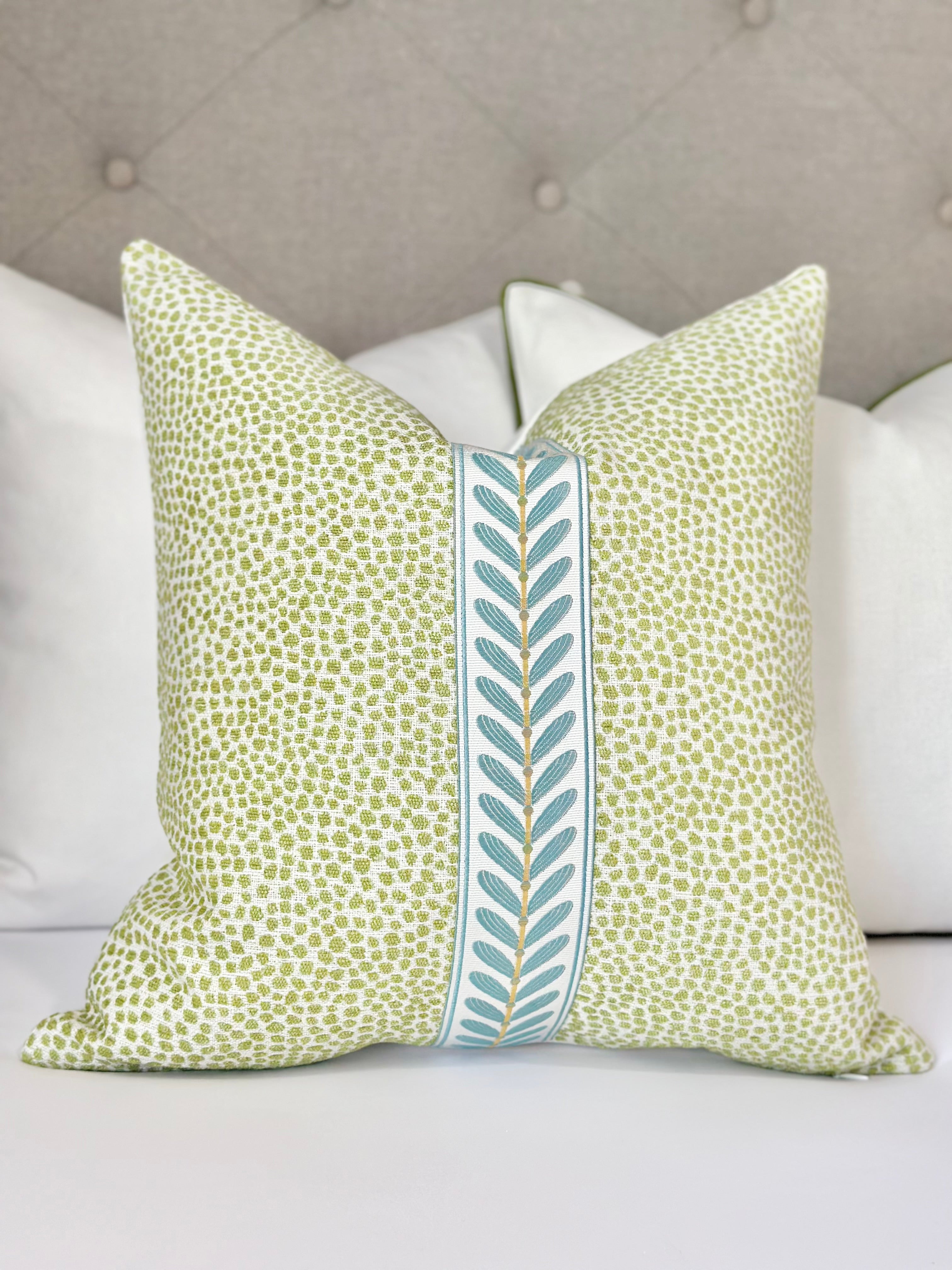 Green throw pillow cover Dotterea